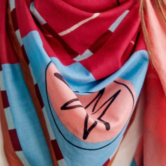 Sézane x Pangea NWT Balthazar Scarf in Burgundy Liberty Print - Picture 2 of 3